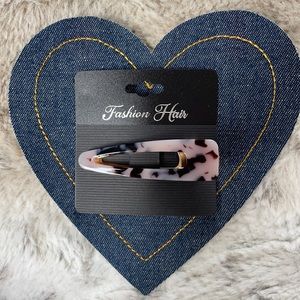 3/$10 White Faux Tortoiseshell Hair Clip